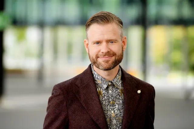Picture of a man in a suit