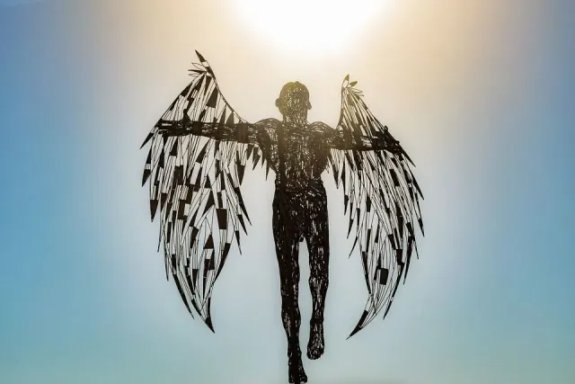 Picture of Icarus statue